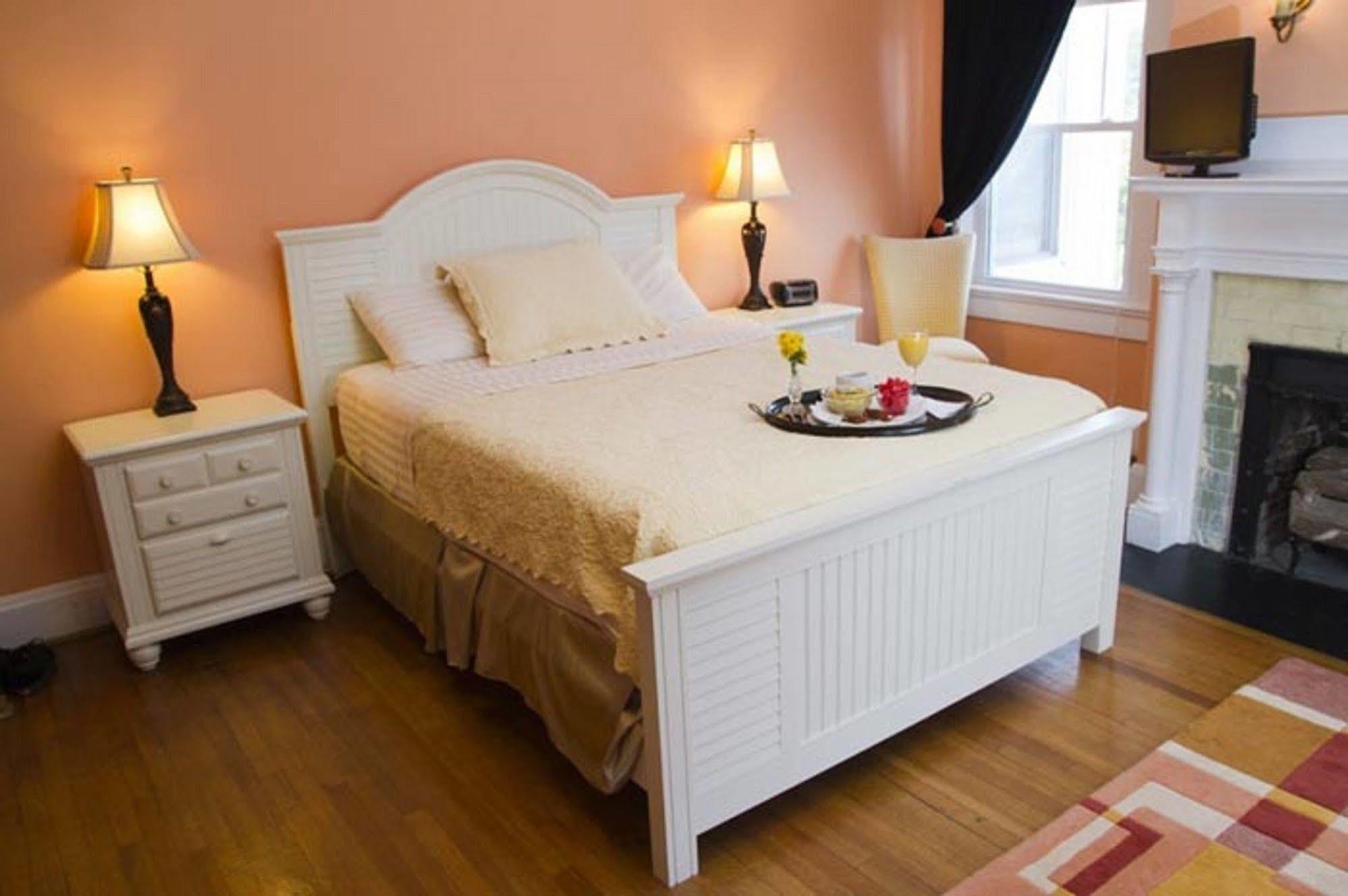 Simply Divine Hotel Dunn Bagian luar foto