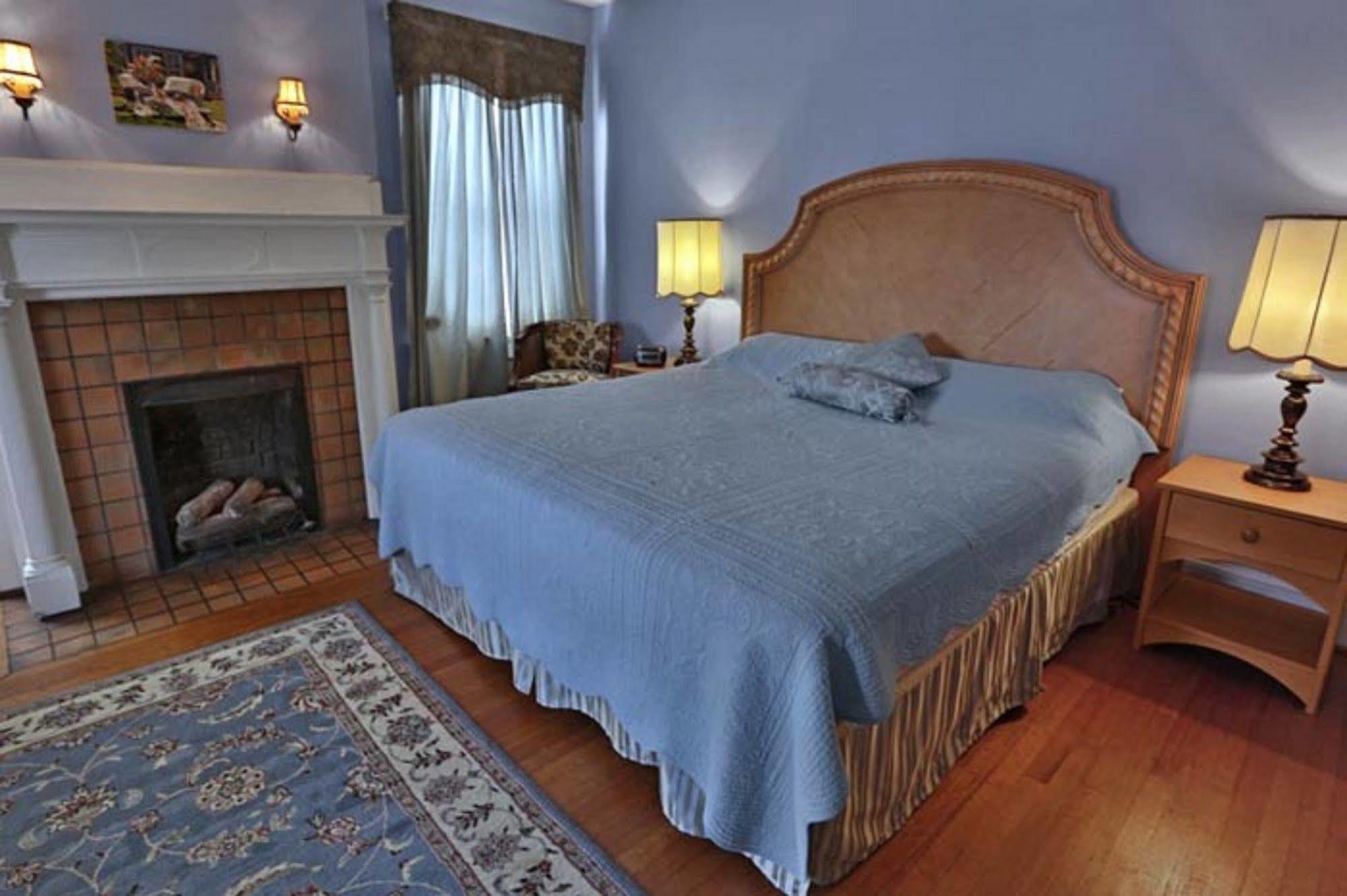Simply Divine Hotel Dunn Bagian luar foto